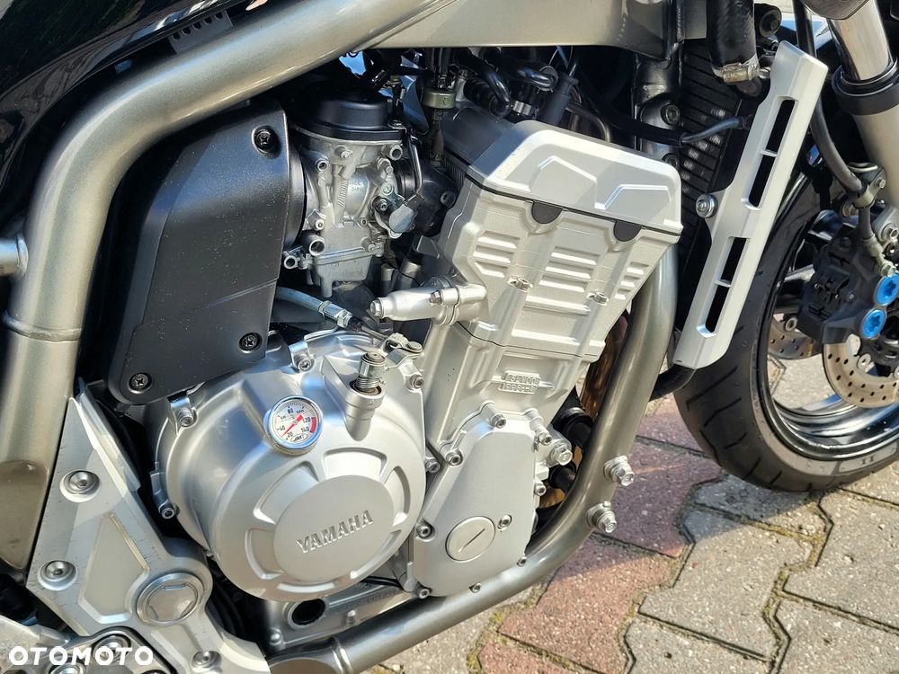 Yamaha FZS - 17
