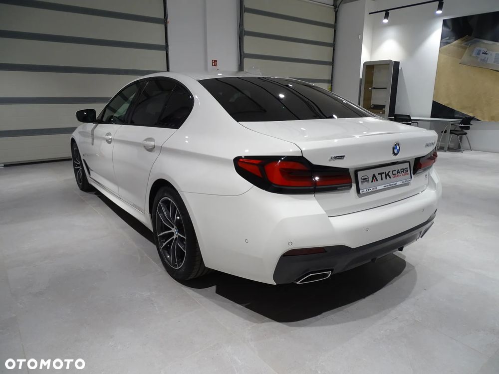 BMW Seria 5 520d xDrive MHEV M Sport sport - 8