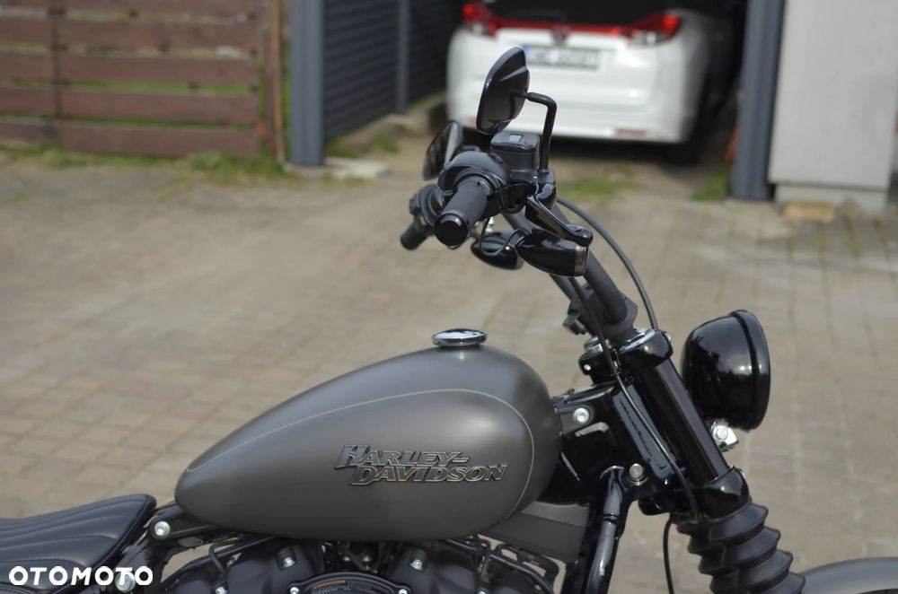 Harley-Davidson Softail Street Bob - 8