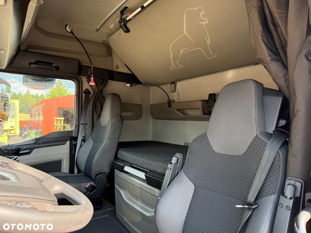 MAN TGX 18.430 LOW DECK / RETARDER INTARDER / SALON POLSKA / MEGA / ORYGIALNY FABRYCZNY BIAŁY KOLOR / OKLEJONY FOLIĄ REKLAMOWĄ / 1 WŁAŚCICIEL / KLIMA POSTOJOWA / TACHOGRAF NOWEJ GENERACJI / 2022 ROK PRODUKCJI !! - 13