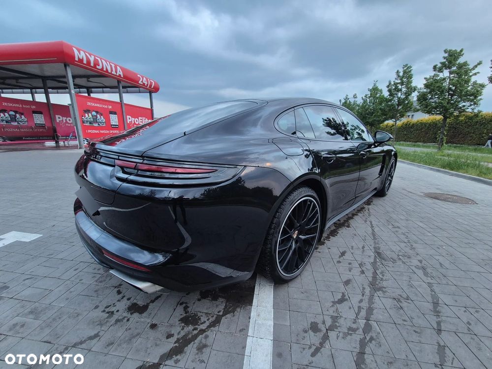 Porsche Panamera 4 - 3