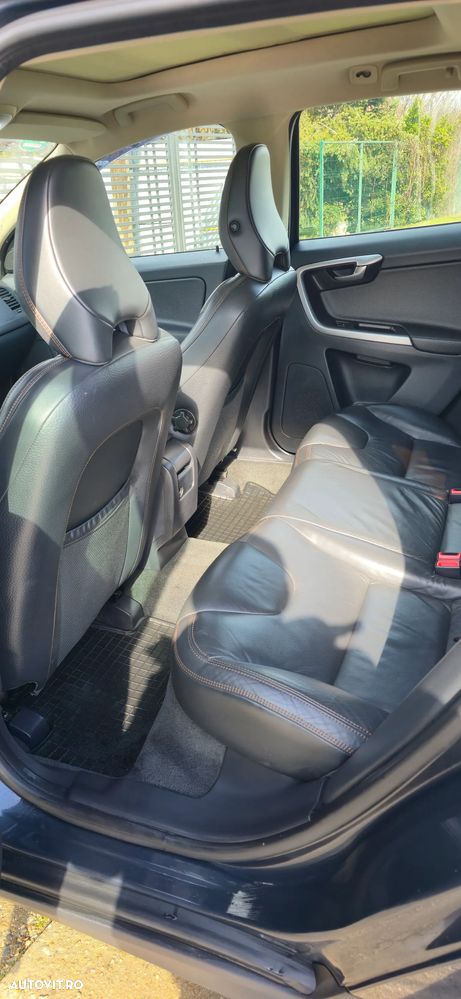 Volvo XC 60 D5 AWD Aut. Summum - 3