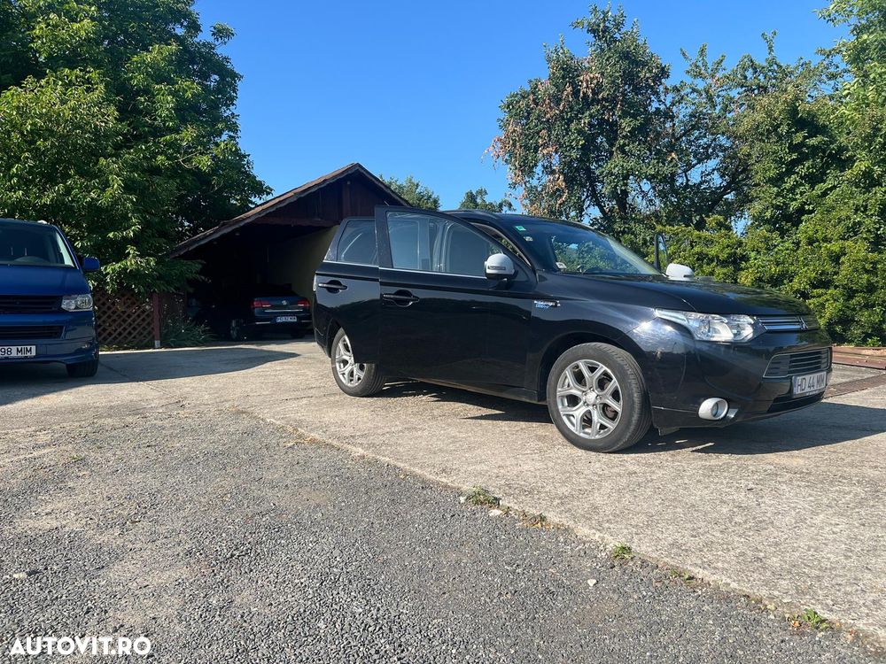 Mitsubishi Outlander 2.0 Intense A10 - 14