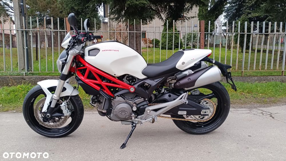 Ducati 696 - 9