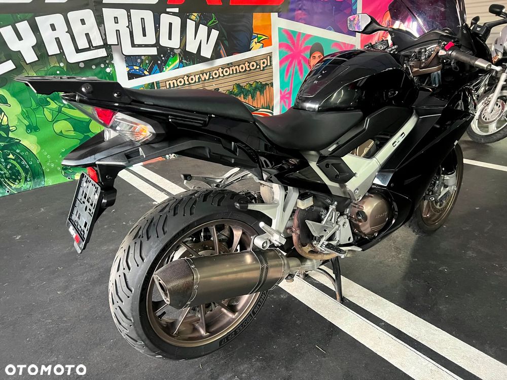 Honda VFR - 9