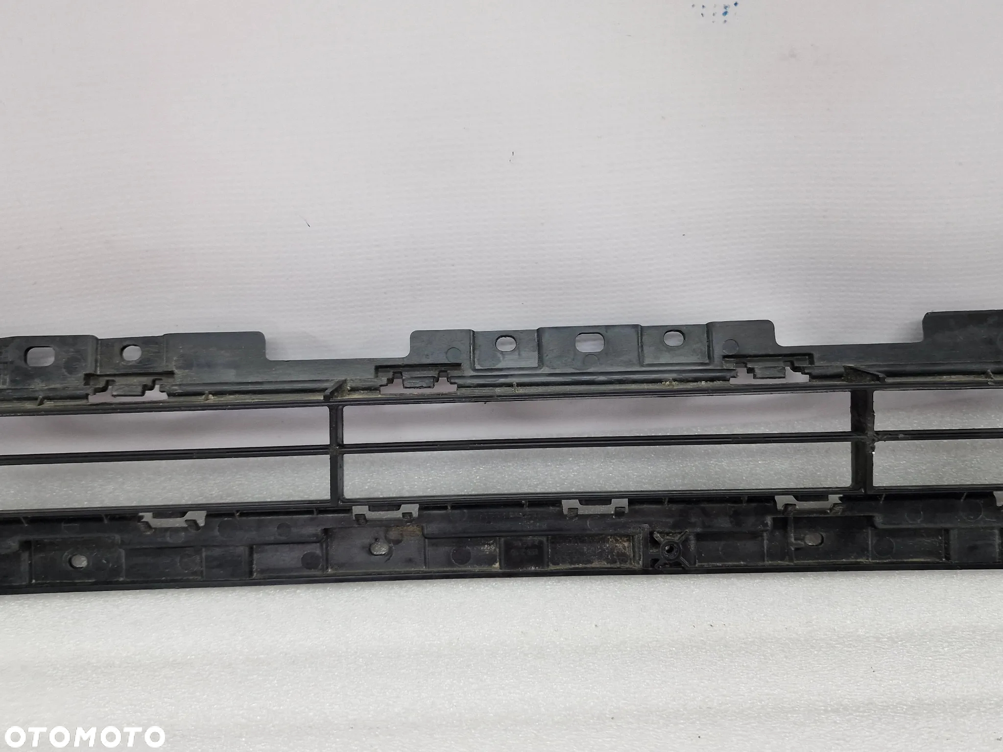 AUDI Q3 LIFT 8U0 S-LINE 14- DOLNA KRATKA ŚRODKOWA ZDERZAKA PRZEDNIEGO PRZÓD , NR 8U0807683C , NR AUKCJI KR30 - 9
