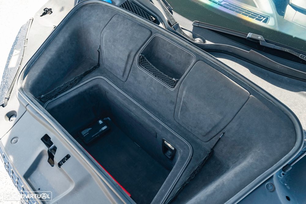 Audi R8 Coupé V10 plus 5.2 FSI quattro S tronic - 25