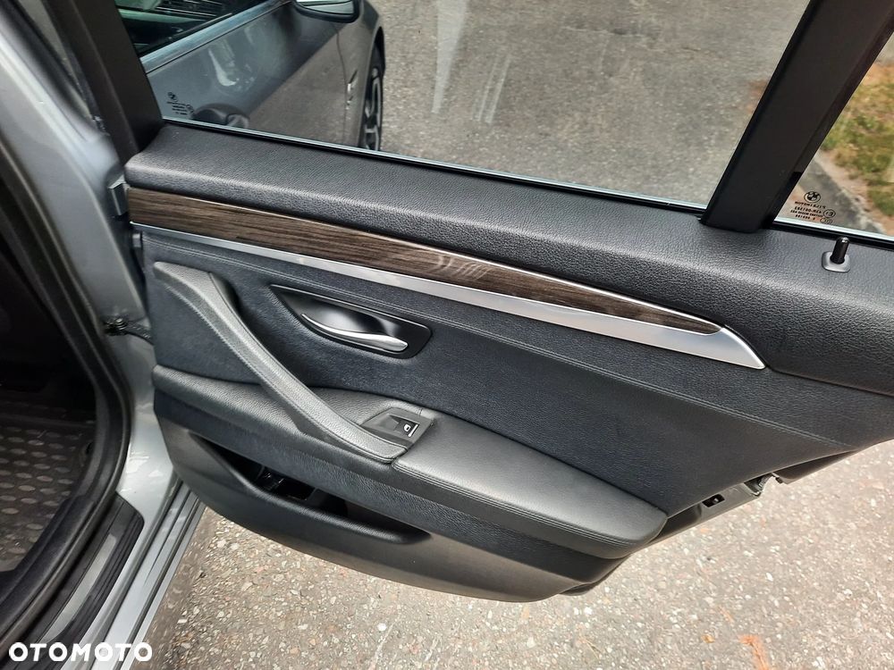 BMW Seria 5 530d xDrive - 18
