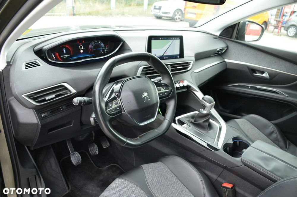 Peugeot 5008 - 23