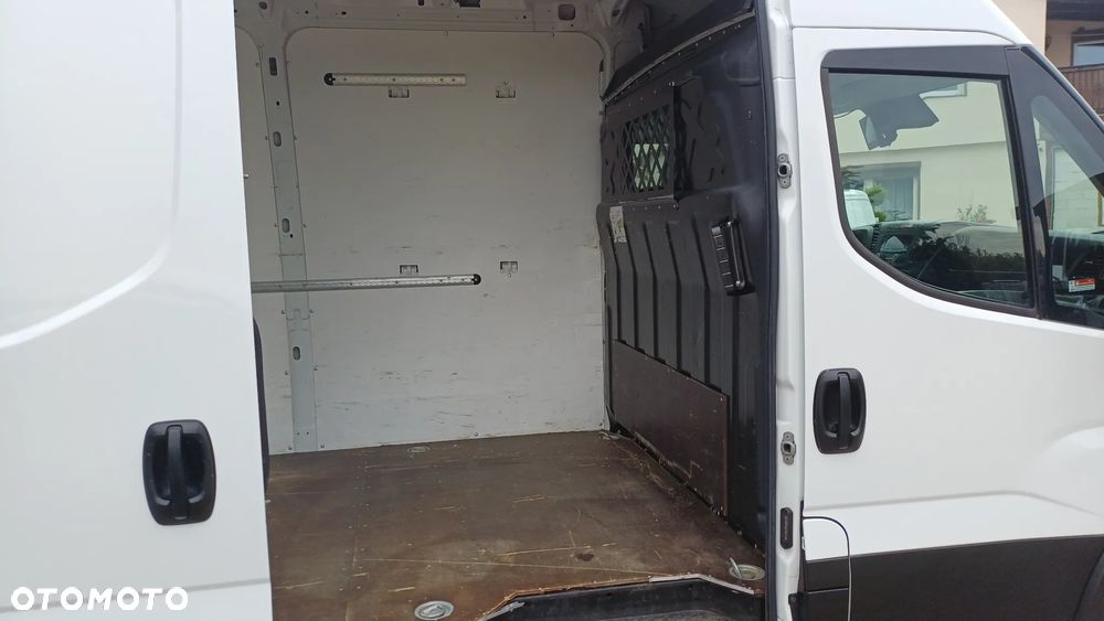 Iveco 35S16 - 12