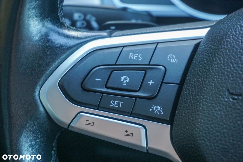 Volkswagen Passat 1.5 TSI EVO Elegance DSG - 12
