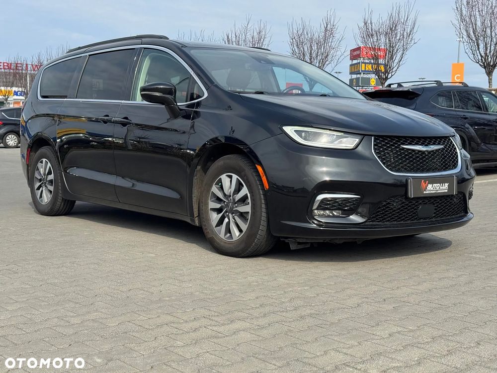 Chrysler Pacifica - 30