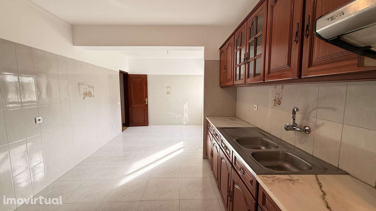 Apartamento T3 com 125 m2, garagem, R/C alto - Grande imagem: 3/14