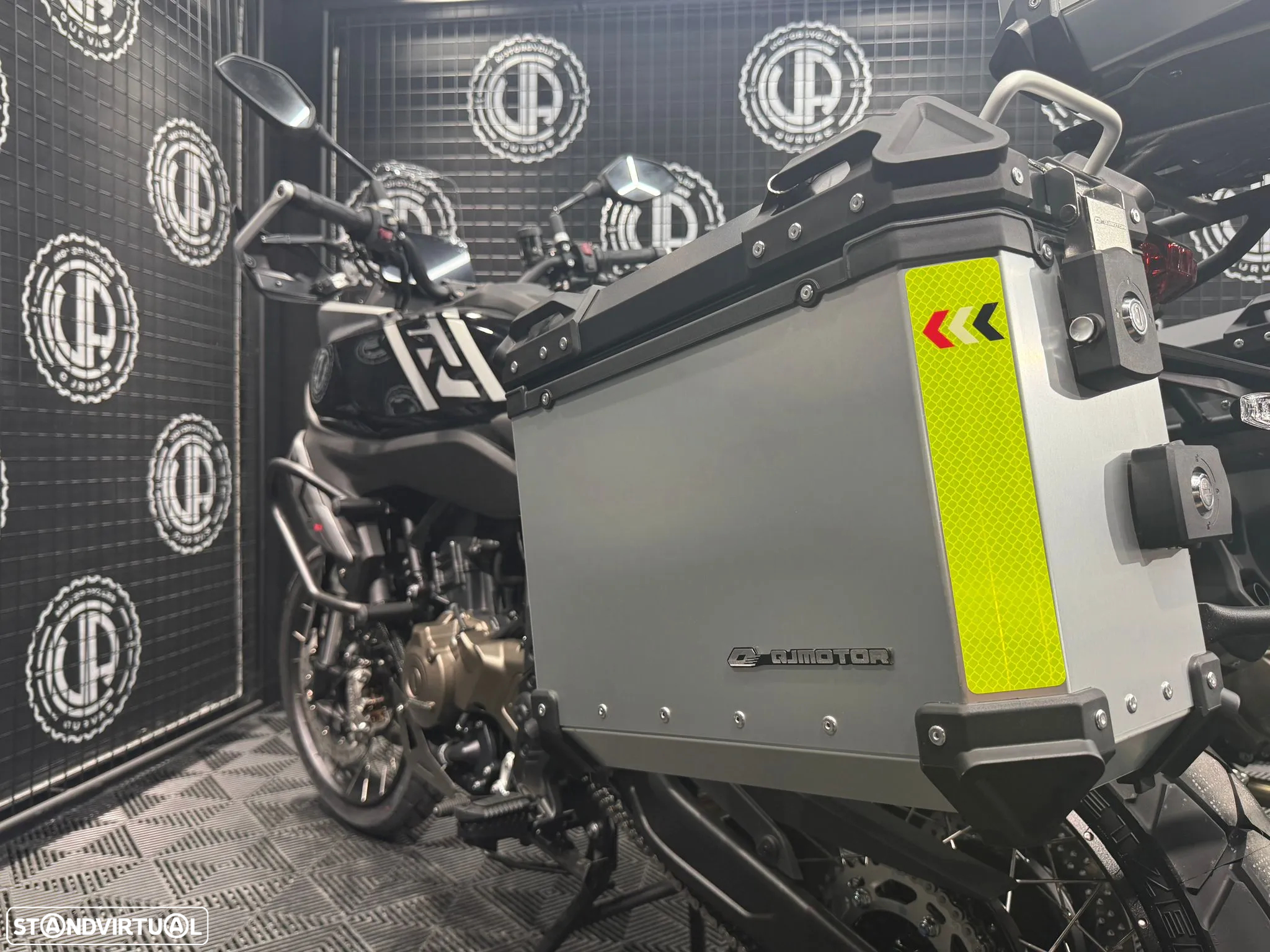 QJ Motor SRT 600SX - 6