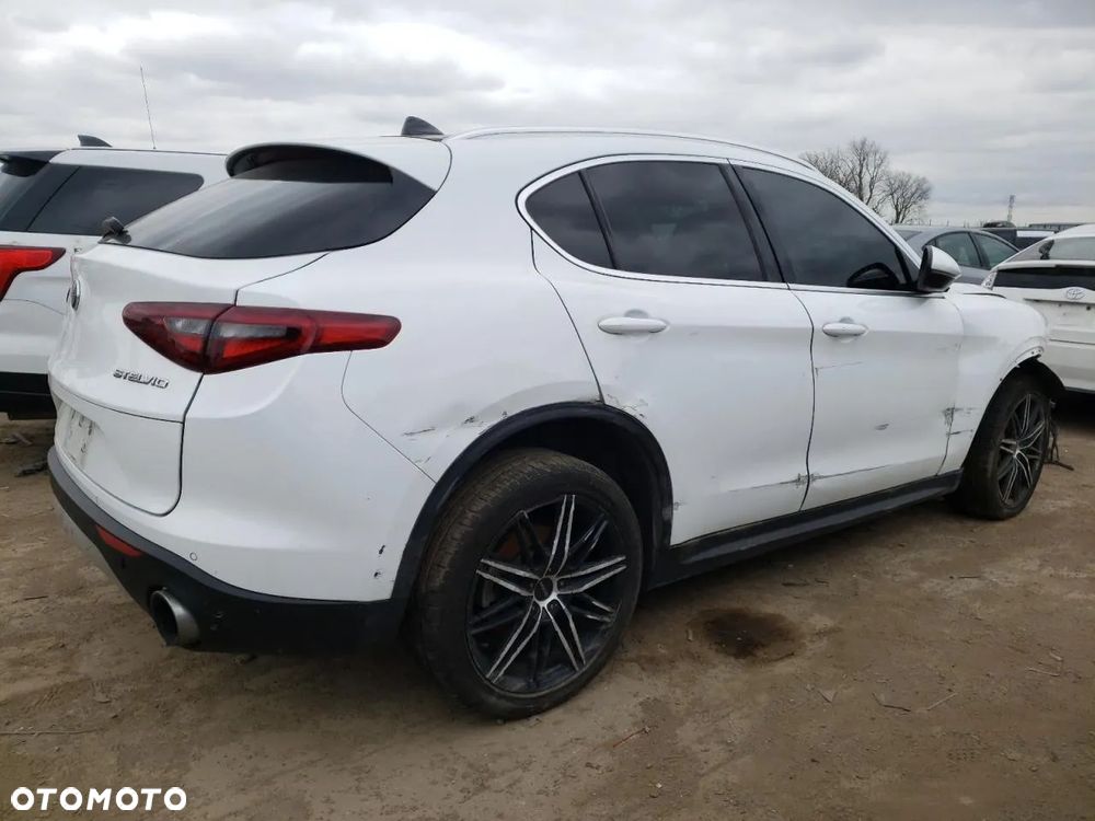 Alfa Romeo Stelvio 2.0 Turbo Sprint Q4 - 8