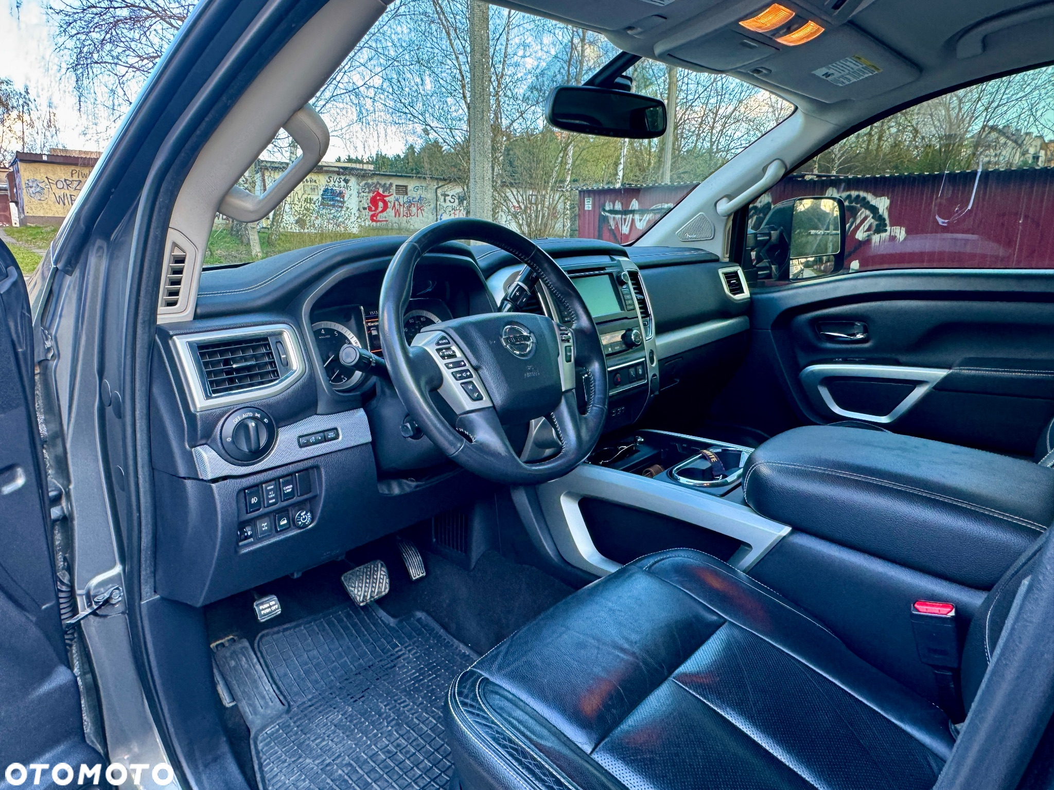 Nissan Titan - 23