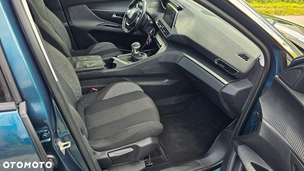 Peugeot 5008 - 22