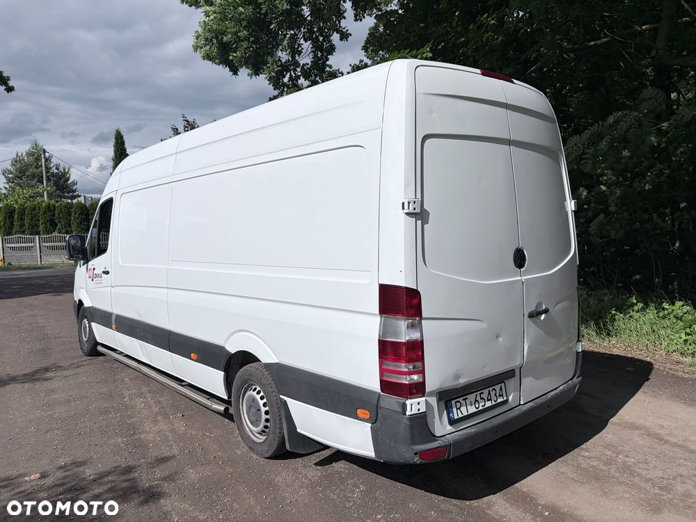 Mercedes-Benz Sprinter - 4
