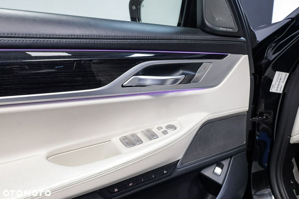 BMW Seria 7 - 25