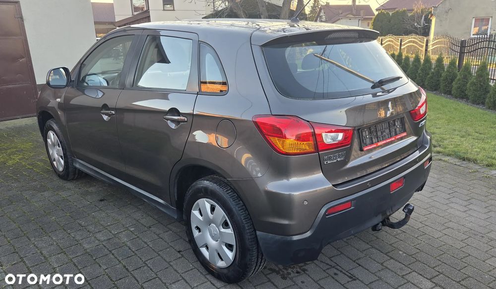 Mitsubishi ASX 1.8 DI-D 2WD Inform - 32