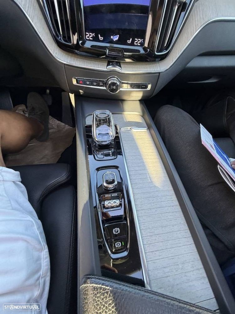 Volvo XC 60 2.0 T6 PHEV Inscription AWD - 25