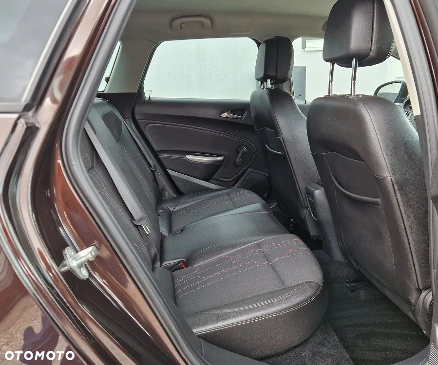 Opel Astra 1.4 Turbo 150 Jahre - 12