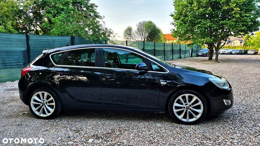 Opel Astra 1.6 Turbo Edition - 9