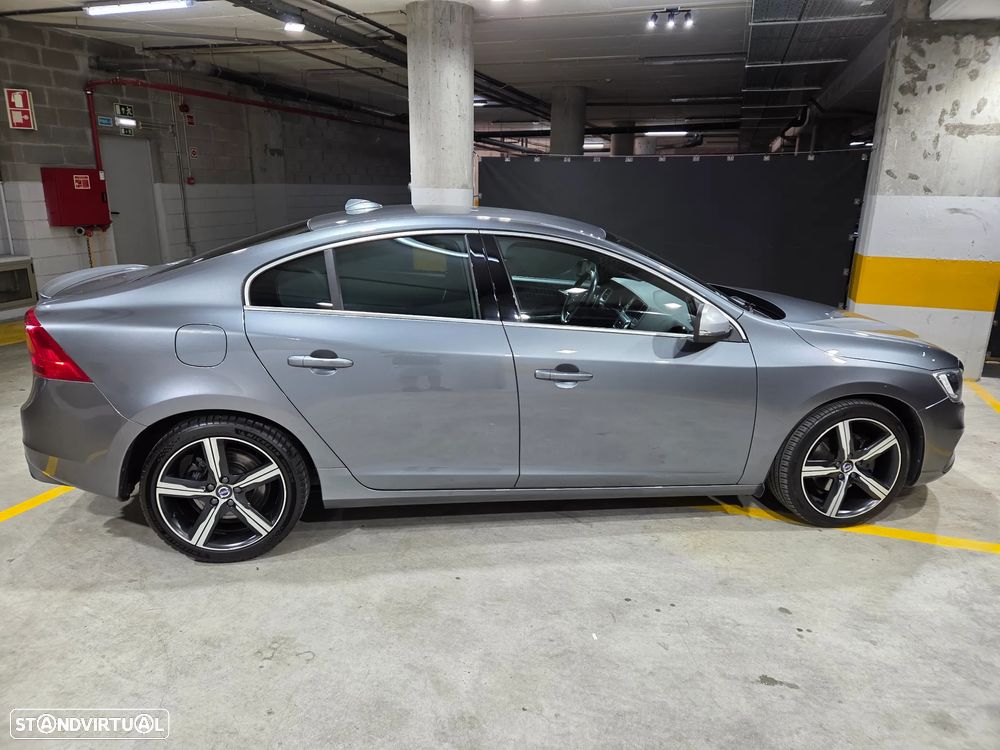 Volvo S60 2.0 D4 R-Design Momentum Geartronic - 3
