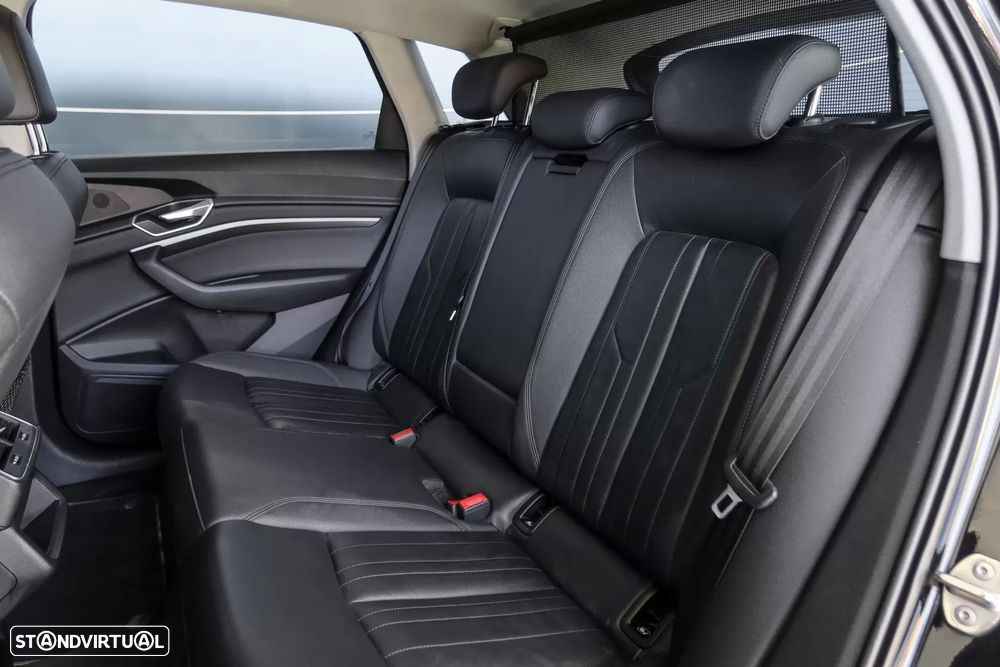 Audi e-tron 55 quattro - 15