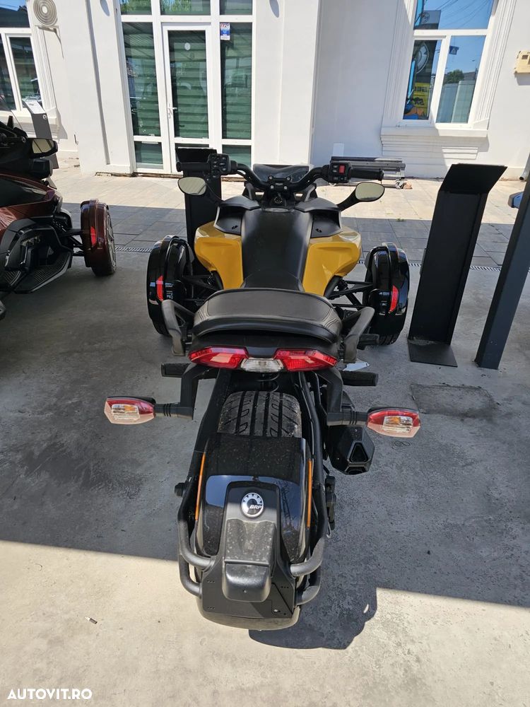 Can-Am Spyder - 3