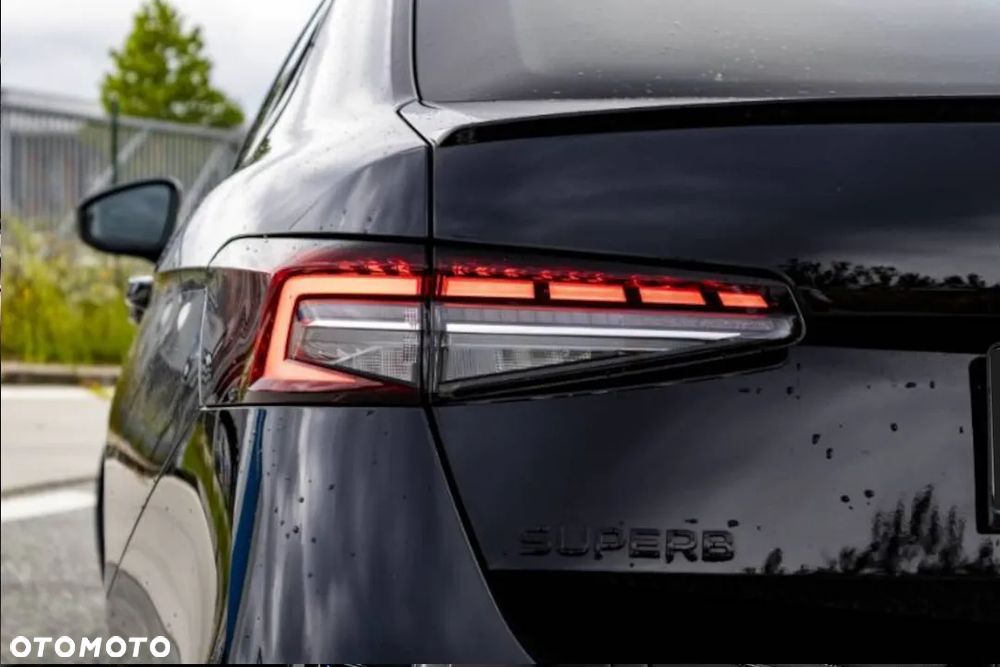Skoda Superb 2.0 TDI SCR Sportline DSG - 27