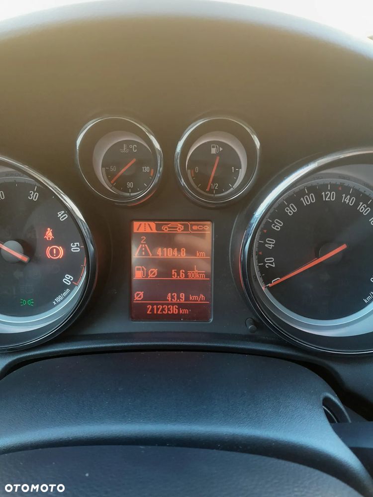 Opel Astra 1.6 CDTI Essentia - 24