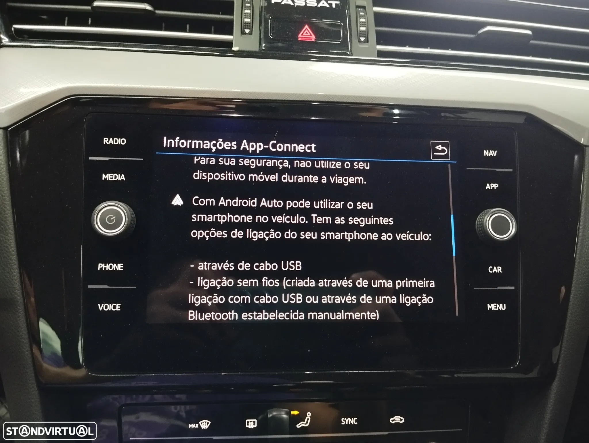 VW Passat Variant 2.0 TDi Business DSG - 32
