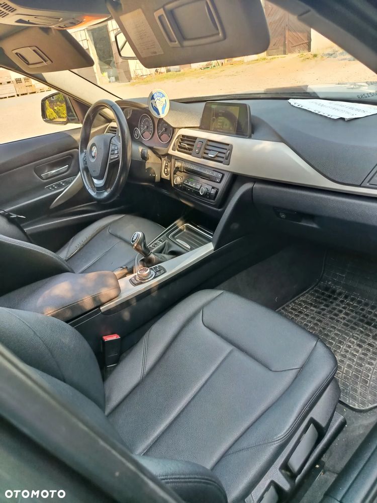 BMW Seria 3 318d - 4