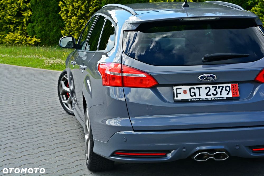 Ford Focus 2.0 TDCi ST - 18