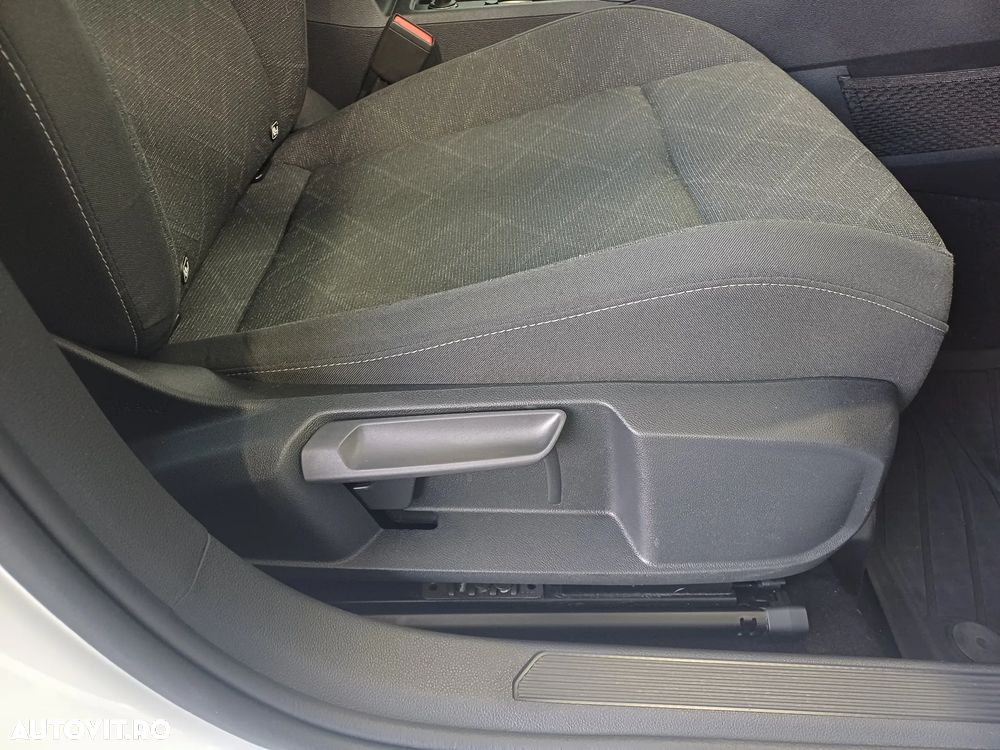 Volkswagen Golf 1.0 eTSI MHEV 110CP DSG Life - 29