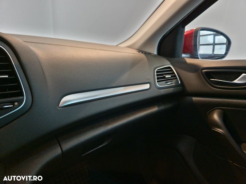 Renault Megane TCe 140 GPF Intens - 25