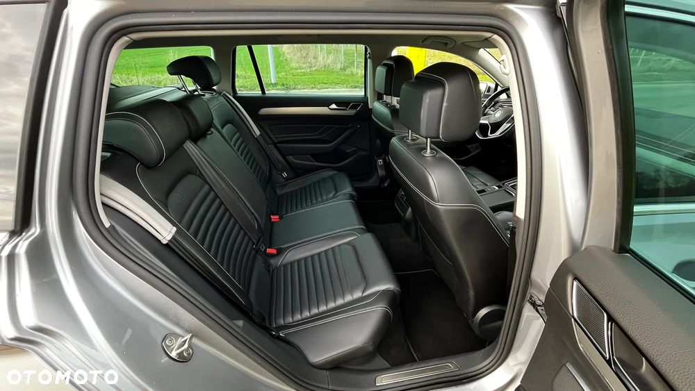 Volkswagen Passat Variant 1.5 TSI EVO Elegance DSG - 16