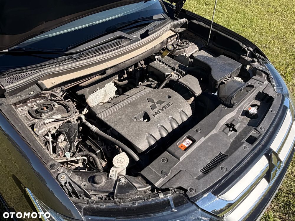 Mitsubishi Outlander 2.0 Intense 2WD - 11