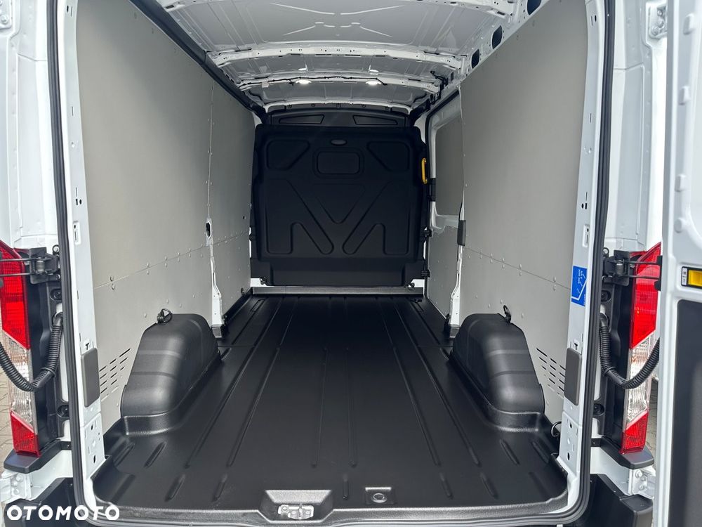 Ford Transit - 18