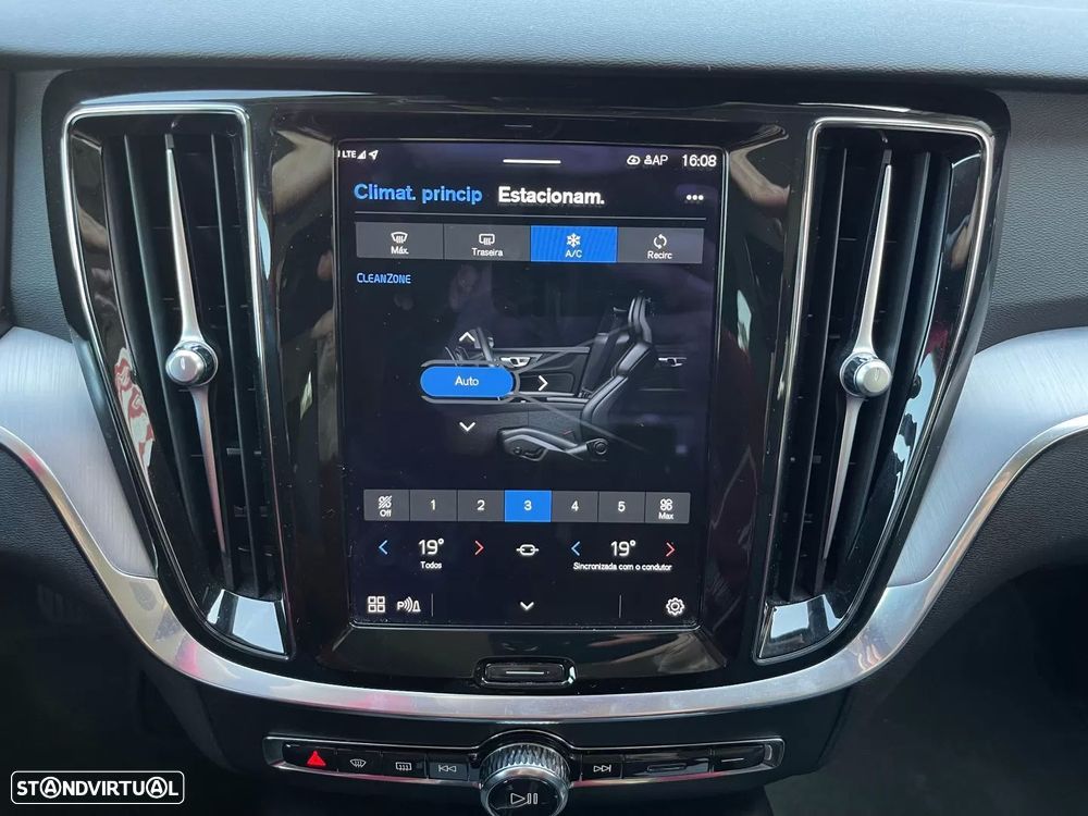 Volvo V60 2.0 T6 AWD TE Core - 19