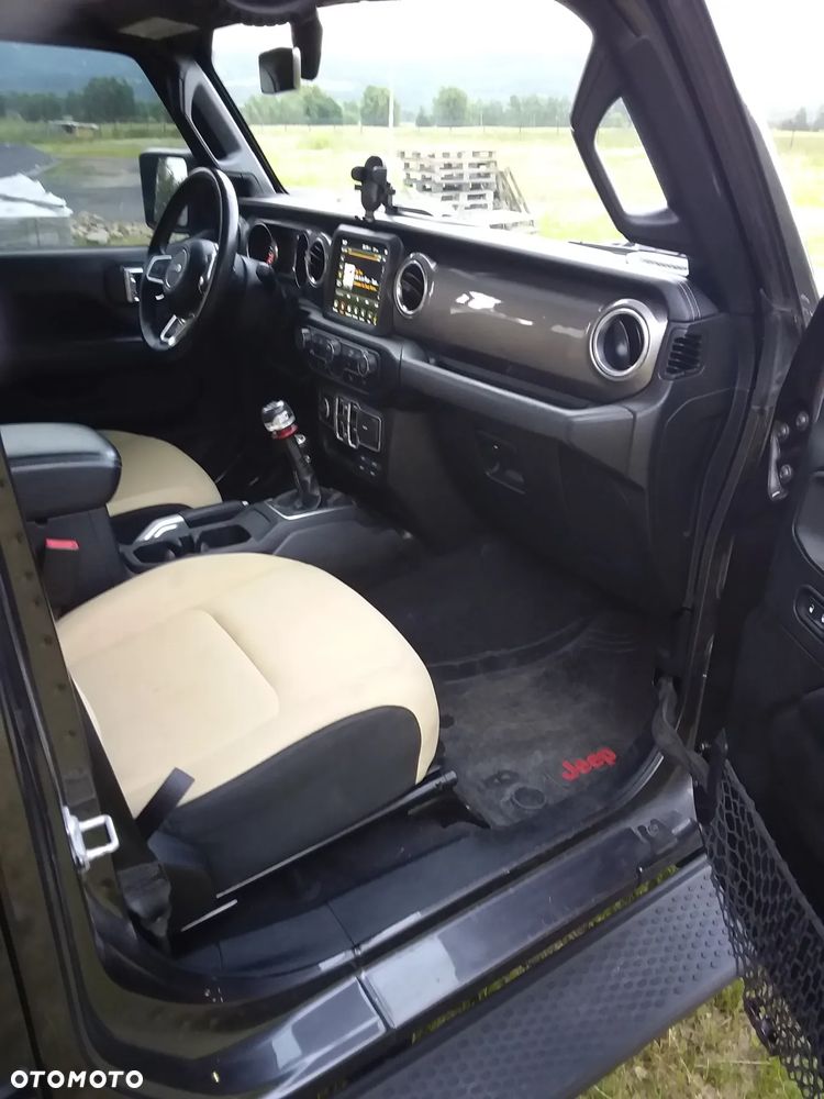Jeep Wrangler - 9