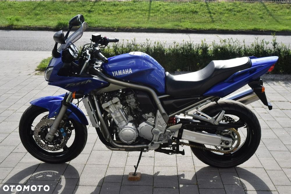 Yamaha FZS - 12