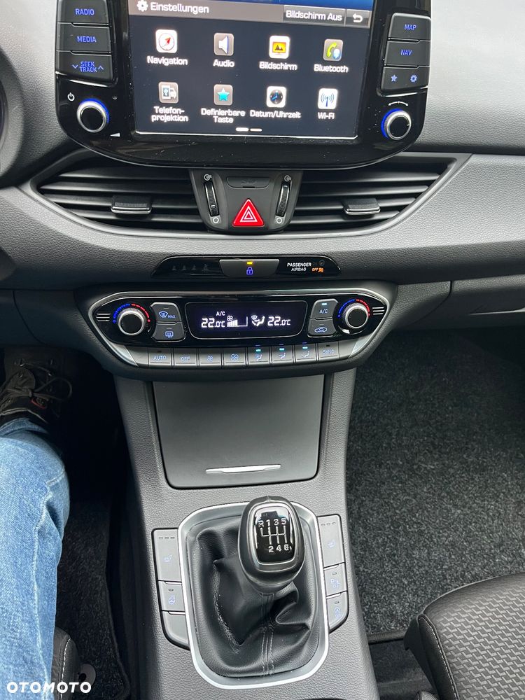 Hyundai i30 1.6 CRDI 48V-Hybrid Trend - 32