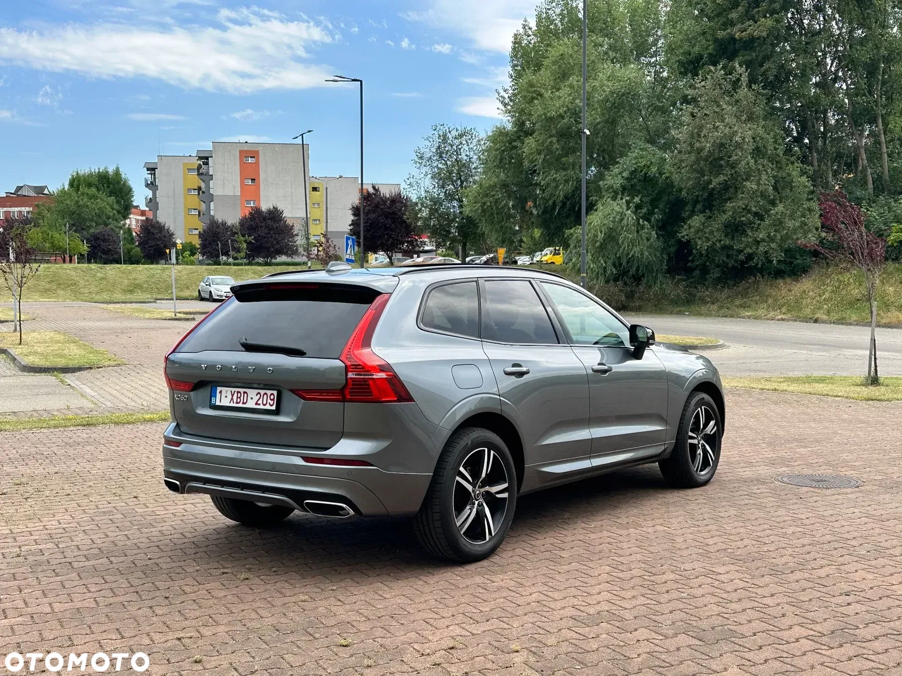 Volvo XC 60 D4 R-Design - 11