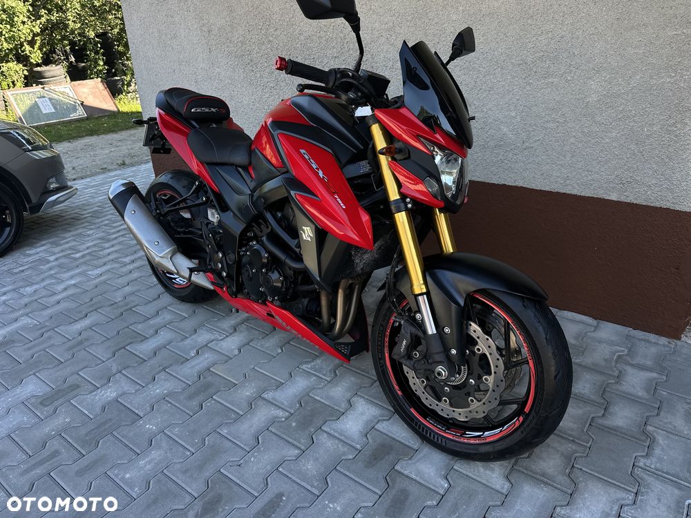 Suzuki GSX - 35