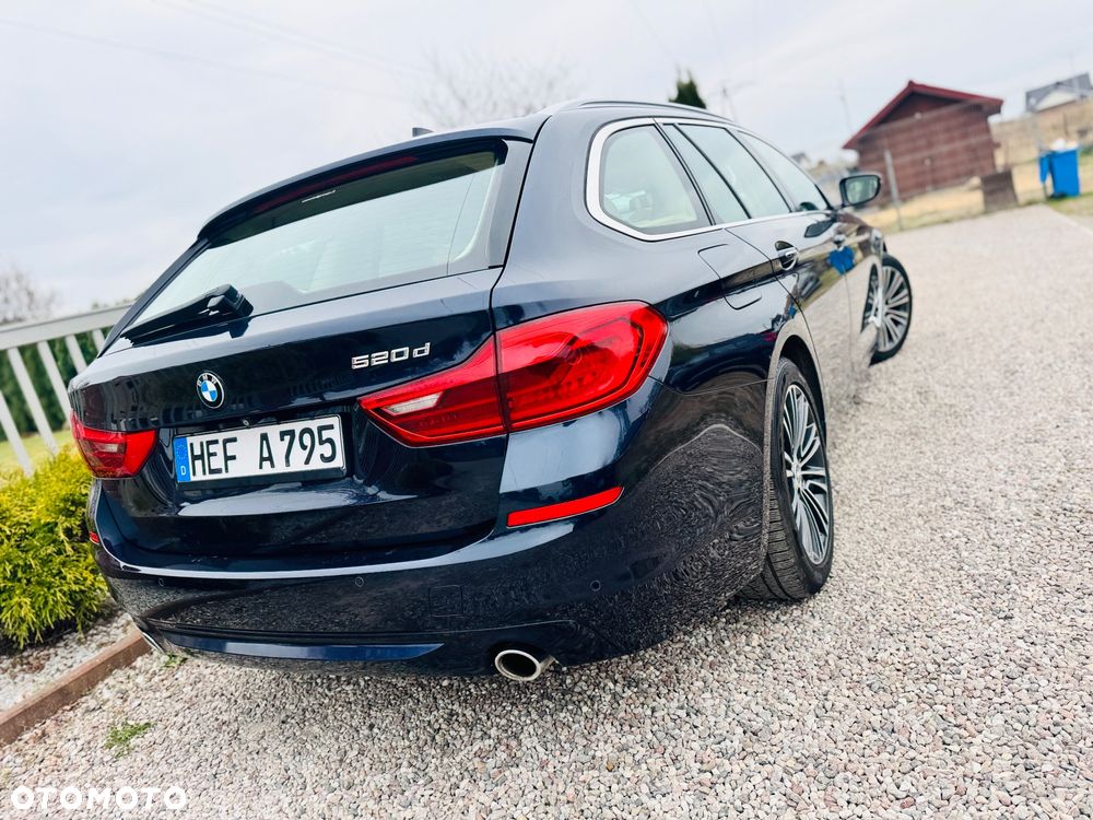 BMW Seria 5 520d Luxury Line sport - 32