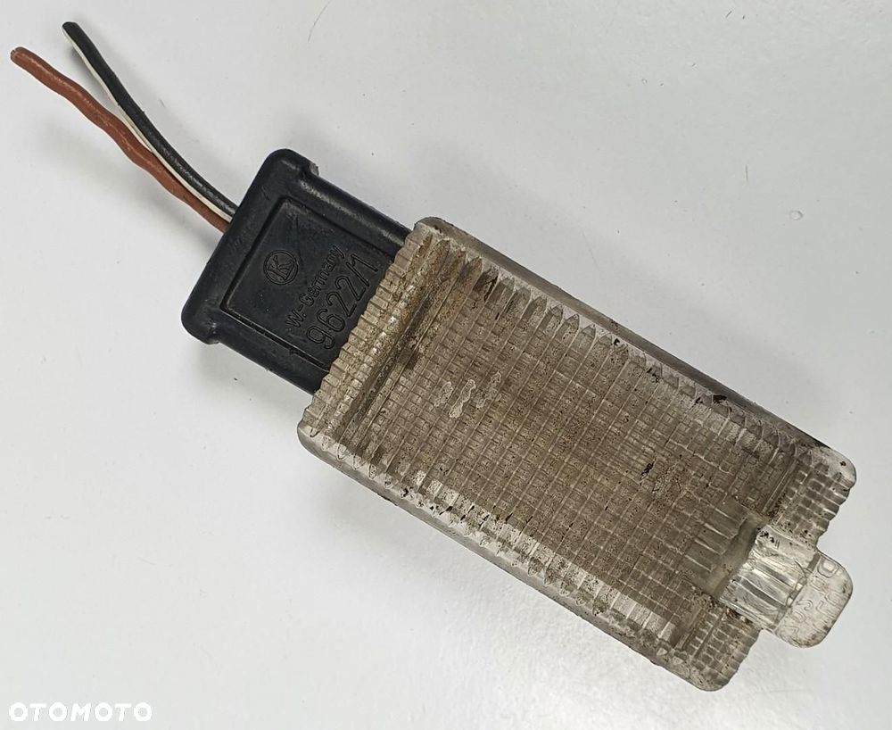 LAMPKA OŚWIETLENIE WNĘTRZA MERCEDES W115 W114 - 1