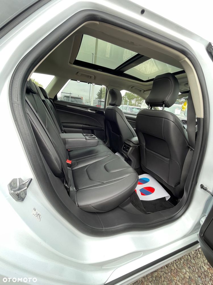 Ford Mondeo 2.0 TDCi Titanium - 23