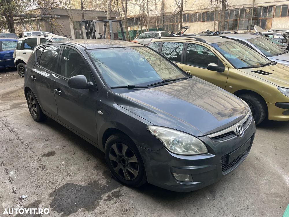 Dezmembrez Hyundai I30 gri inchis 2007 1,6 CRDI - 4